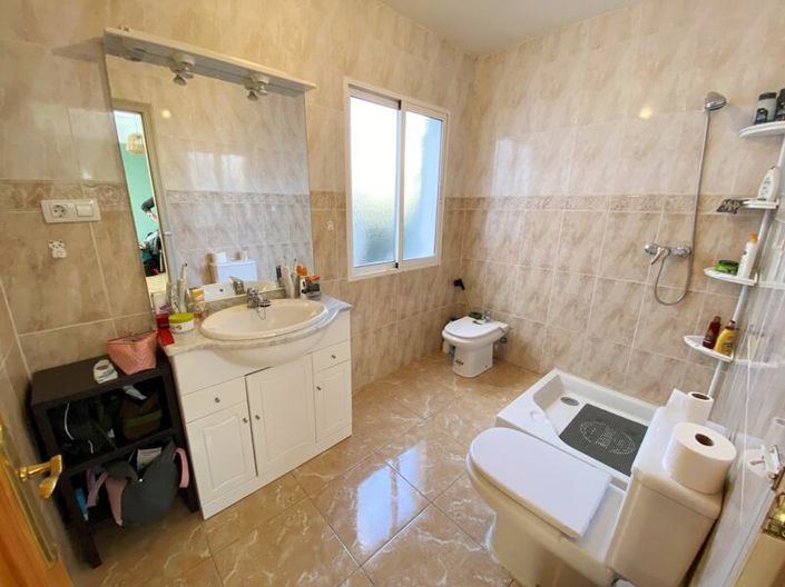 Image No.15-2 Bed Property for sale