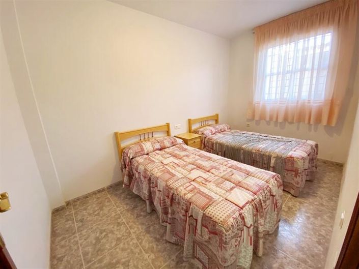 Image No.13-6 Bed Property for sale