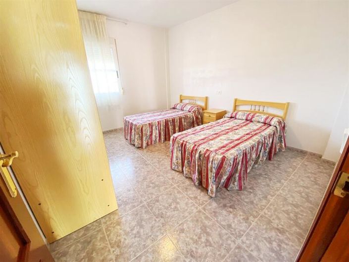 Image No.23-6 Bed Property for sale