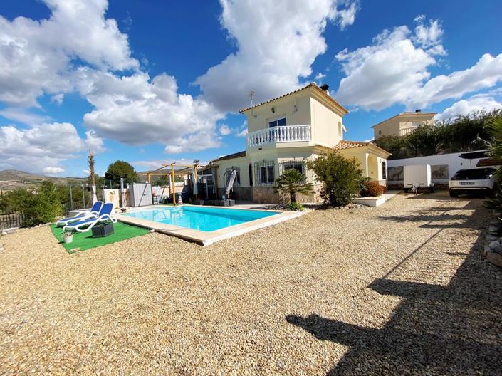 Image No.1-3 Bed Villa for sale