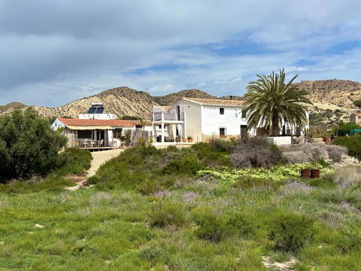 Image No.1-9 Bed Property for sale
