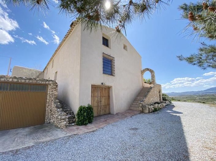 Image No.11-7 Bed Property for sale