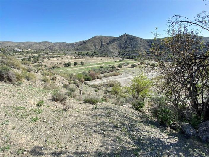 Image No.37-3 Bed Property for sale