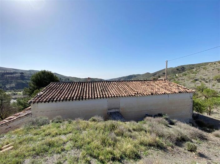 Image No.32-3 Bed Property for sale