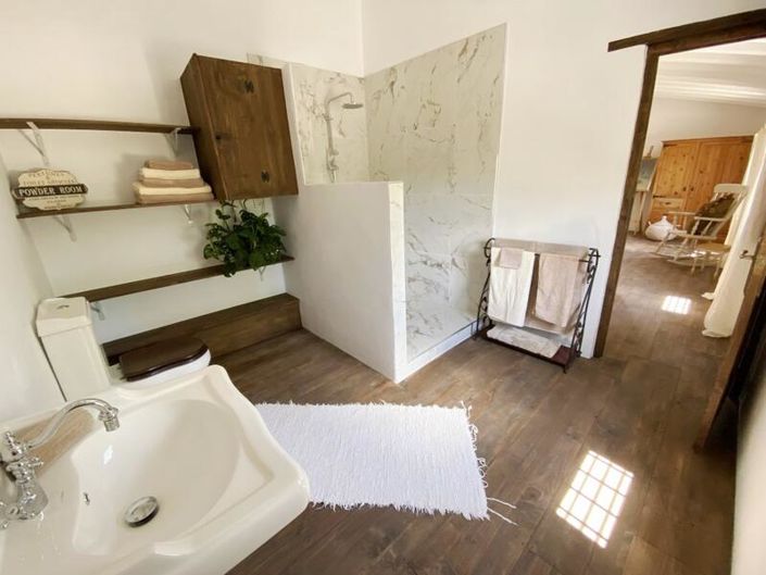 Image No.22-5 Bed Property for sale