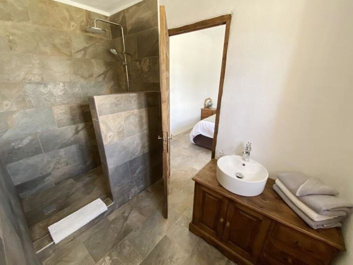 Image No.29-5 Bed Property for sale