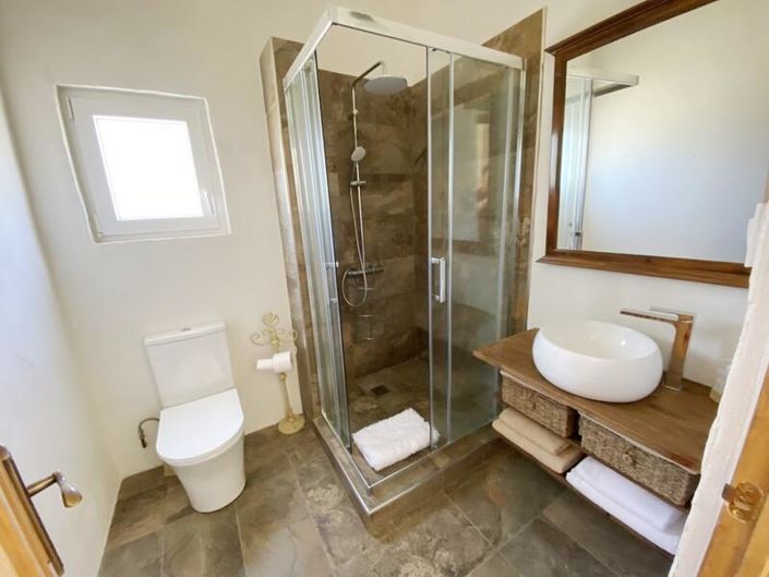 Image No.36-5 Bed Property for sale