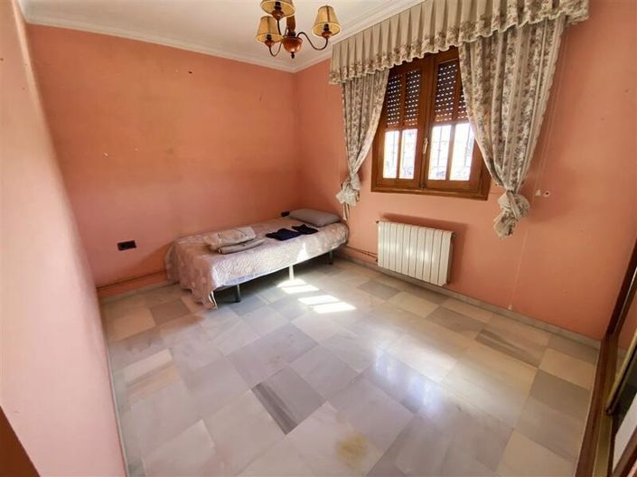 Image No.10-4 Bed Villa for sale