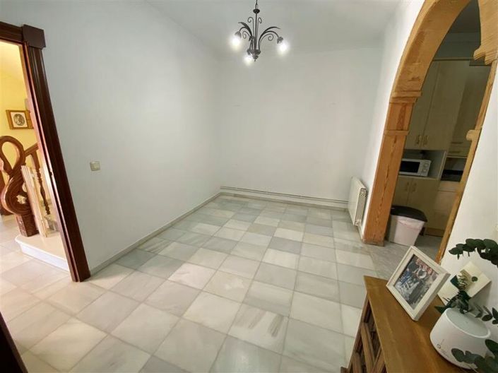 Image No.18-4 Bed Villa for sale