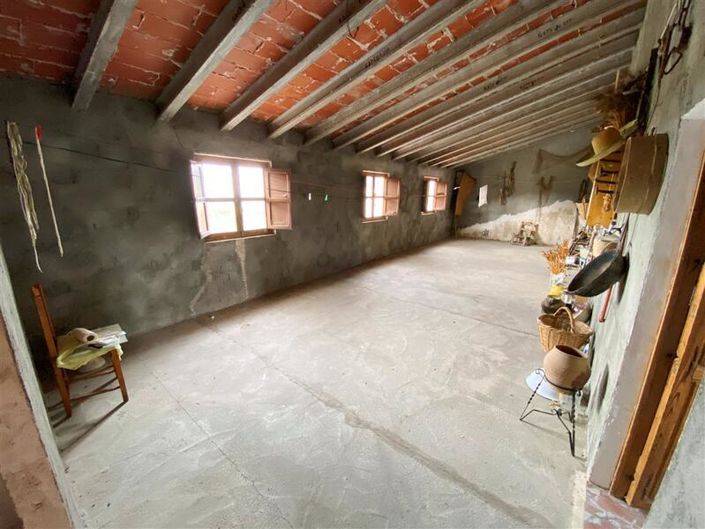 Image No.21-4 Bed Property for sale