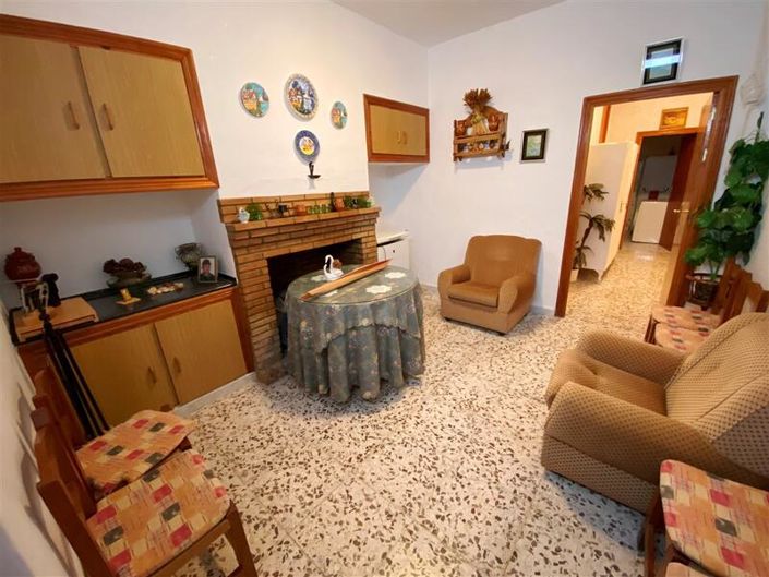 Image No.7-4 Bed Property for sale