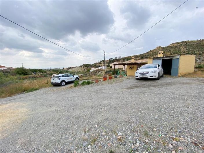 Image No.29-4 Bed Property for sale