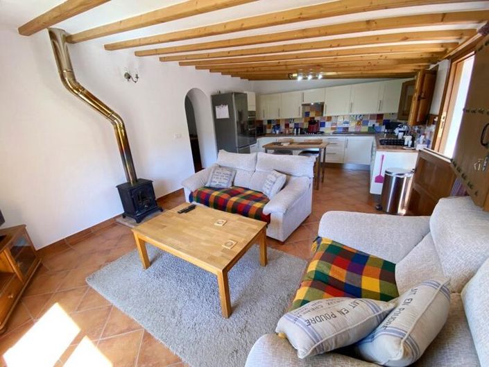 Image No.15-9 Bed Property for sale