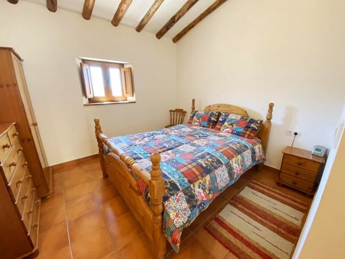 Image No.18-9 Bed Property for sale