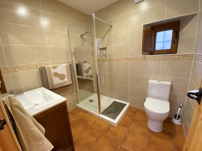 Image No.30-9 Bed Property for sale