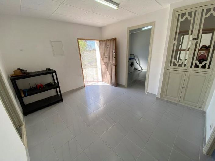 Image No.33-9 Bed Property for sale