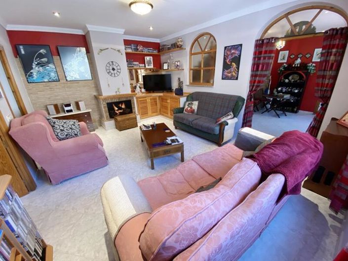 Image No.8-4 Bed Property for sale