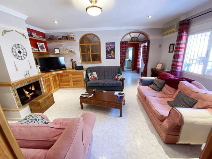 Image No.11-4 Bed Property for sale