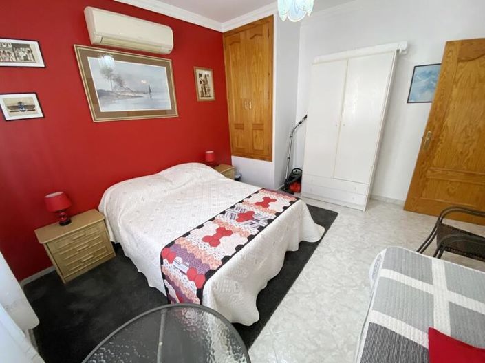 Image No.26-4 Bed Property for sale