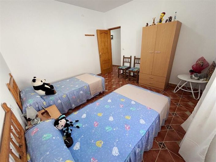 Image No.11-8 Bed Property for sale