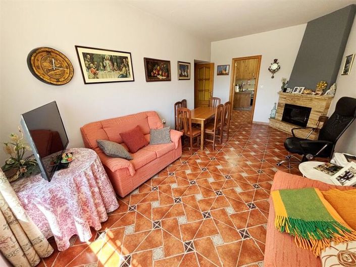 Image No.17-8 Bed Property for sale