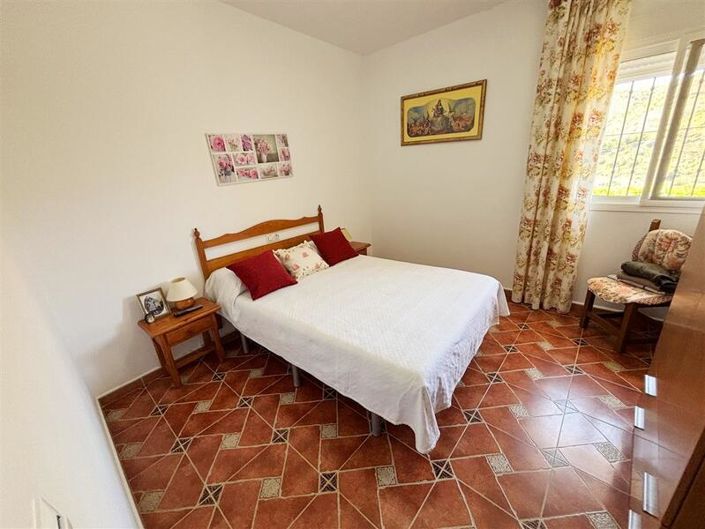 Image No.26-8 Bed Property for sale