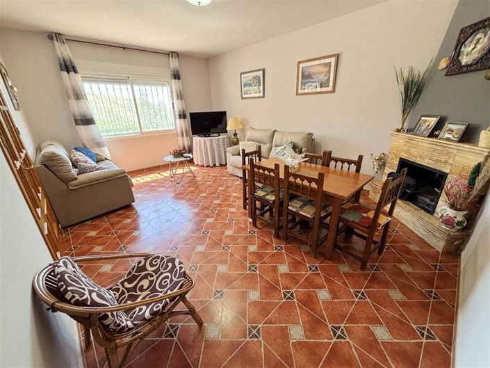 Image No.3-8 Bed Property for sale