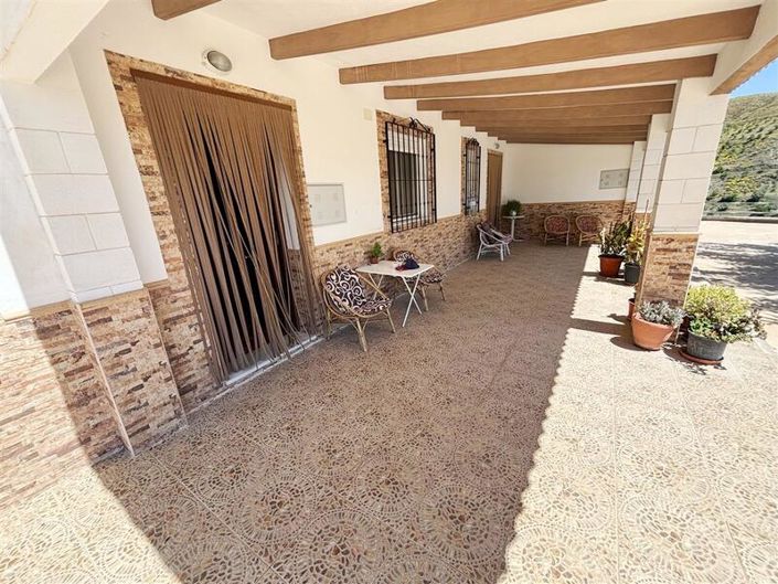 Image No.32-8 Bed Property for sale