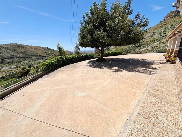 Image No.34-8 Bed Property for sale