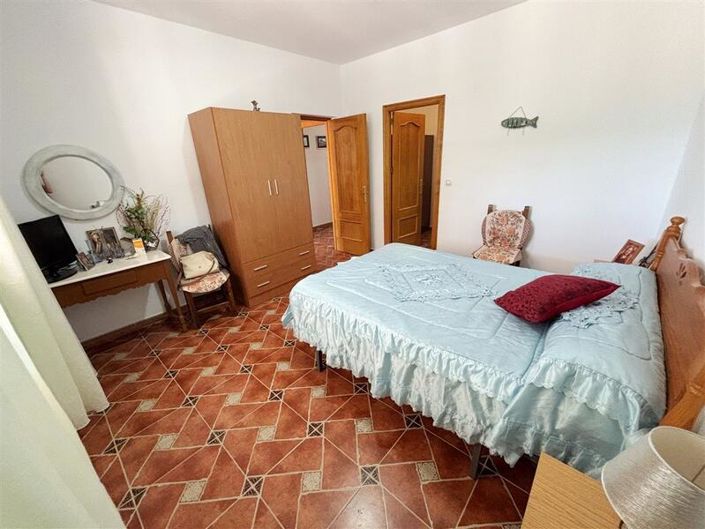 Image No.7-8 Bed Property for sale