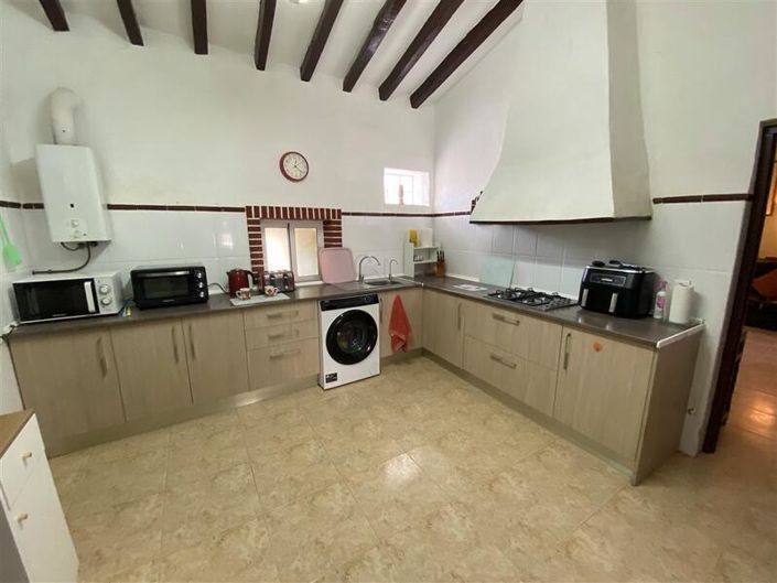 Image No.21-4 Bed Property for sale