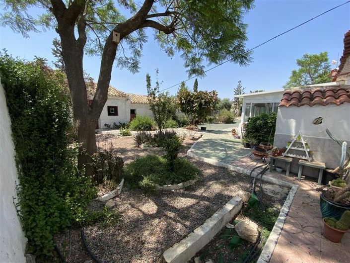 Image No.32-4 Bed Property for sale