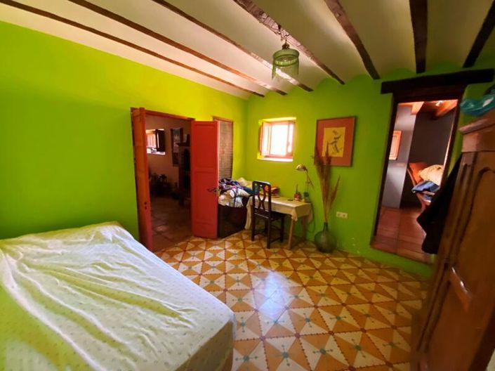 Image No.14-4 Bed Property for sale