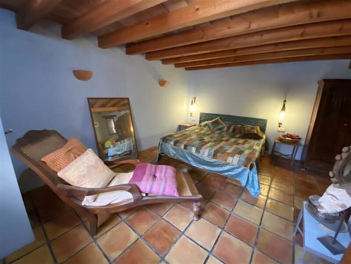 Image No.15-4 Bed Property for sale