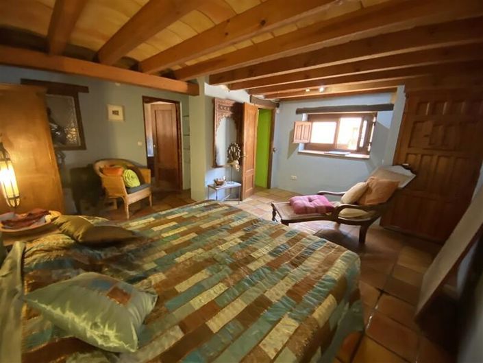 Image No.16-4 Bed Property for sale