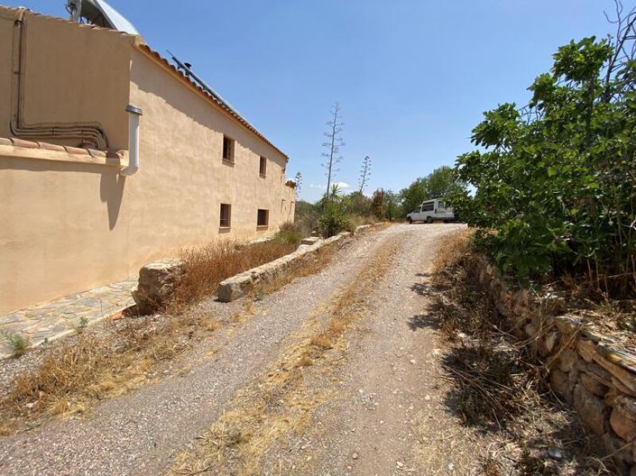 Image No.40-4 Bed Property for sale