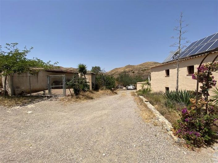 Image No.6-4 Bed Property for sale