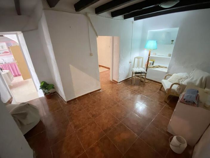 Image No.14-4 Bed Property for sale