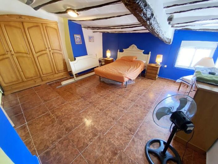 Image No.18-4 Bed Property for sale