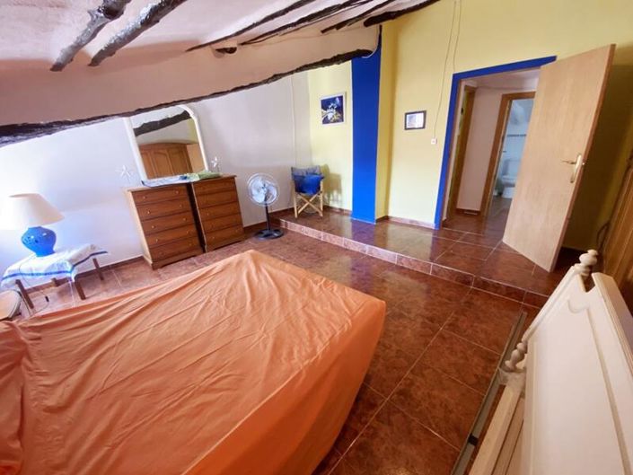 Image No.19-4 Bed Property for sale