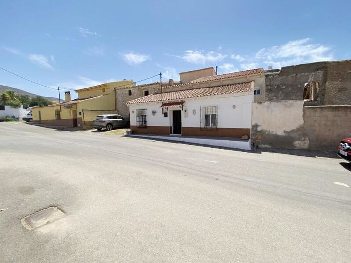 Image No.39-4 Bed Property for sale