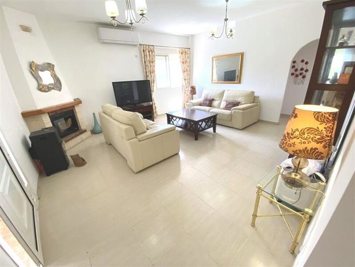 Image No.19-3 Bed Villa for sale