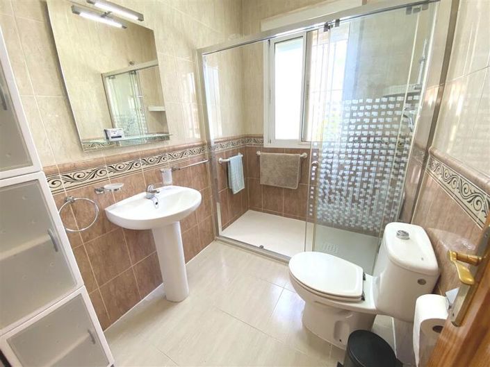 Image No.25-3 Bed Villa for sale