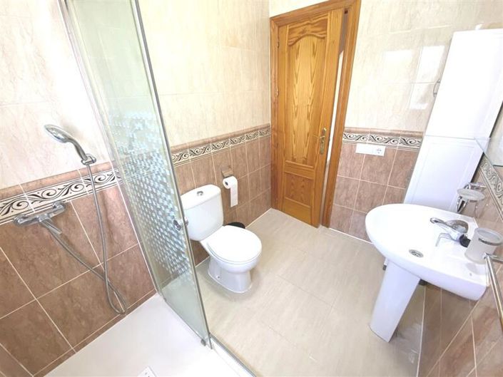 Image No.26-3 Bed Villa for sale