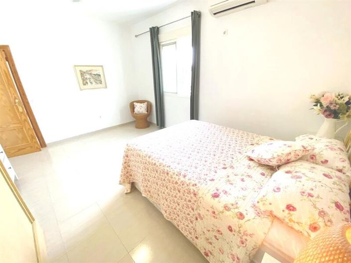 Image No.29-3 Bed Villa for sale