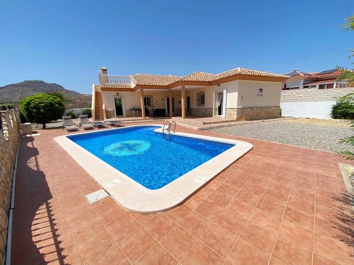 Image No.1-3 Bed Villa for sale
