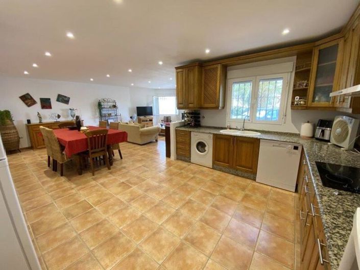 Image No.18-3 Bed Villa for sale