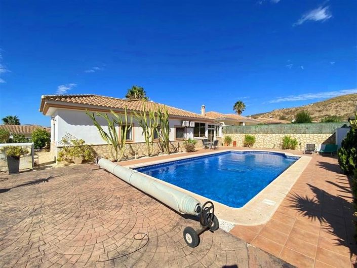 Image No.1-3 Bed Villa for sale