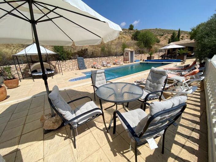 Image No.2-6 Bed Property for sale