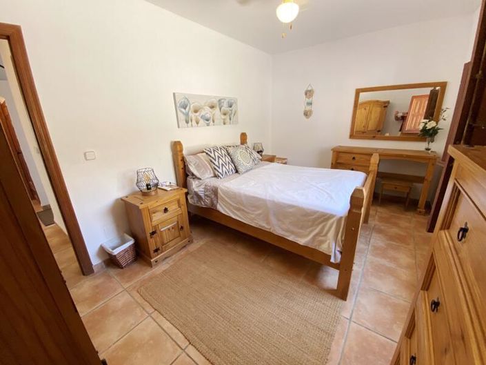 Image No.23-6 Bed Property for sale